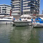 Fantasie Boot Einhorn Bateau-hôtel Cologne