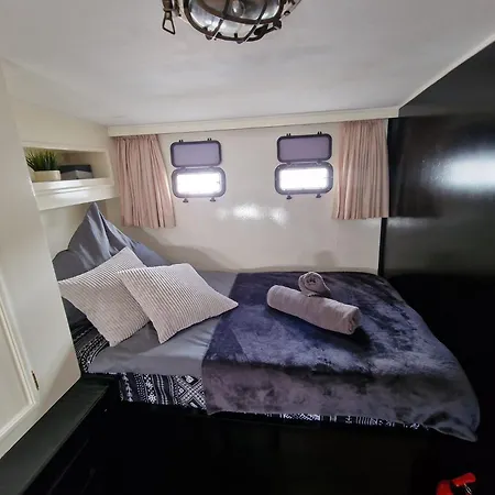 Fantasie Boot Einhorn Ботель