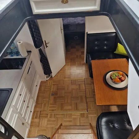 Fantasie Boot Einhorn Ботель Кёльн